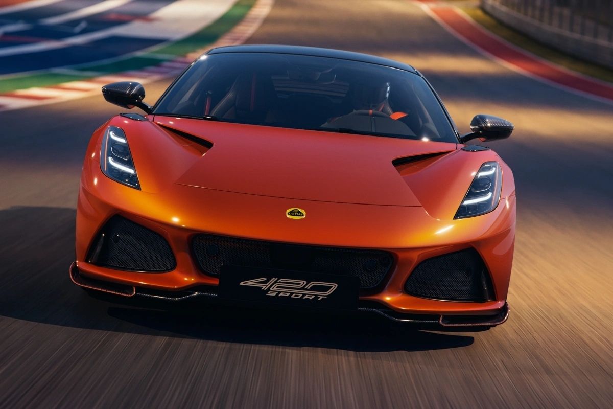 WEB IMGS LOTUS EMIRA 420 SPORT (1) caracteristicas